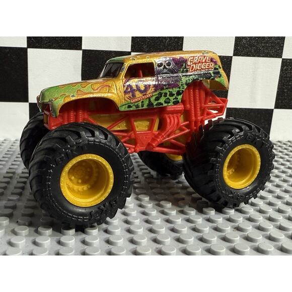 Spin Master Other - GOLD Spin Master Monster Jam 40th Anniversary Grave Digger Truck 1:64